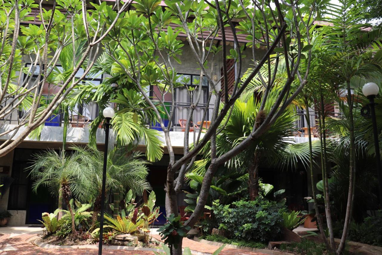 The Picturebook Guesthouse Mae Sot Exteriör bild