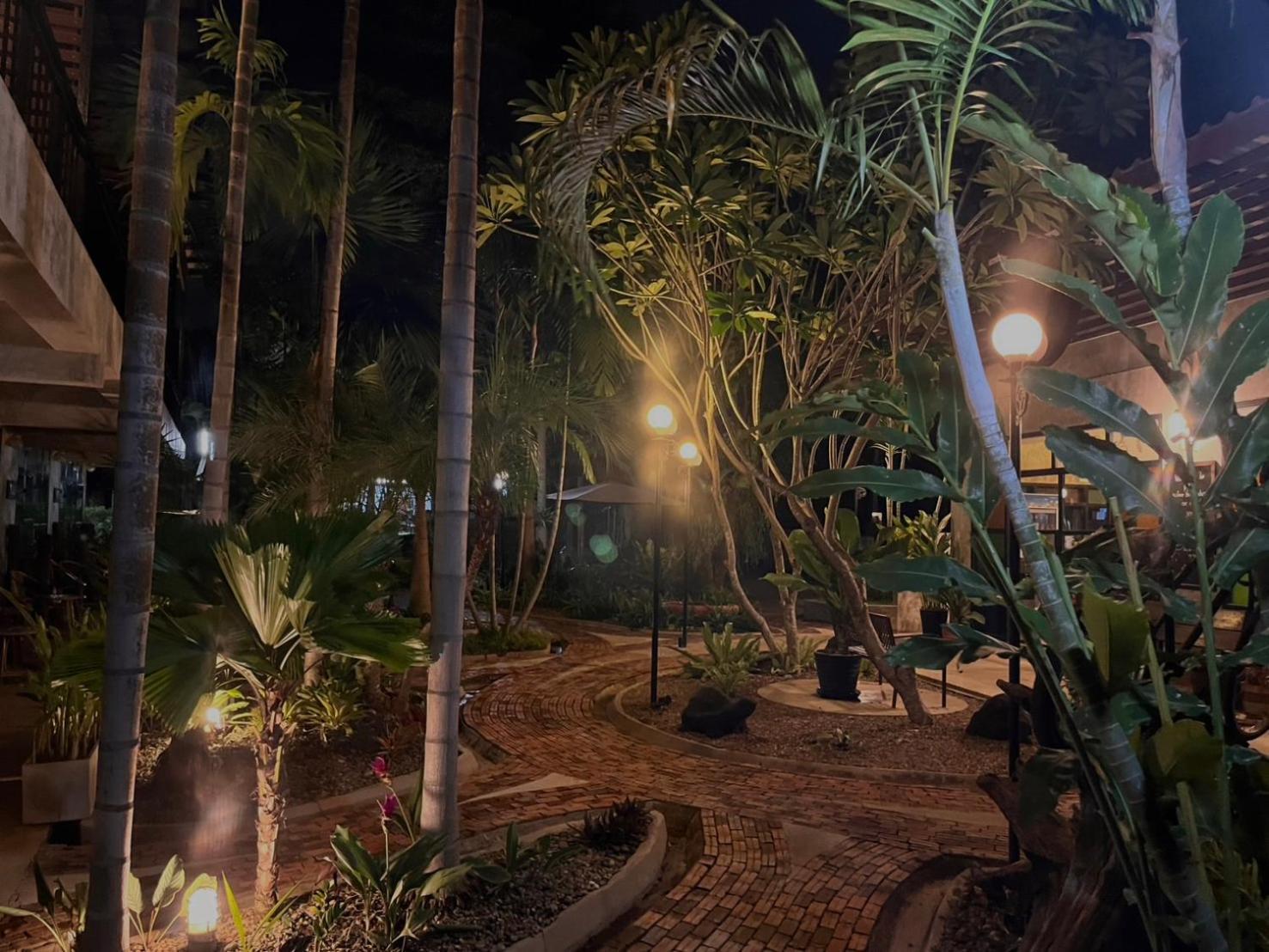 The Picturebook Guesthouse Mae Sot Exteriör bild