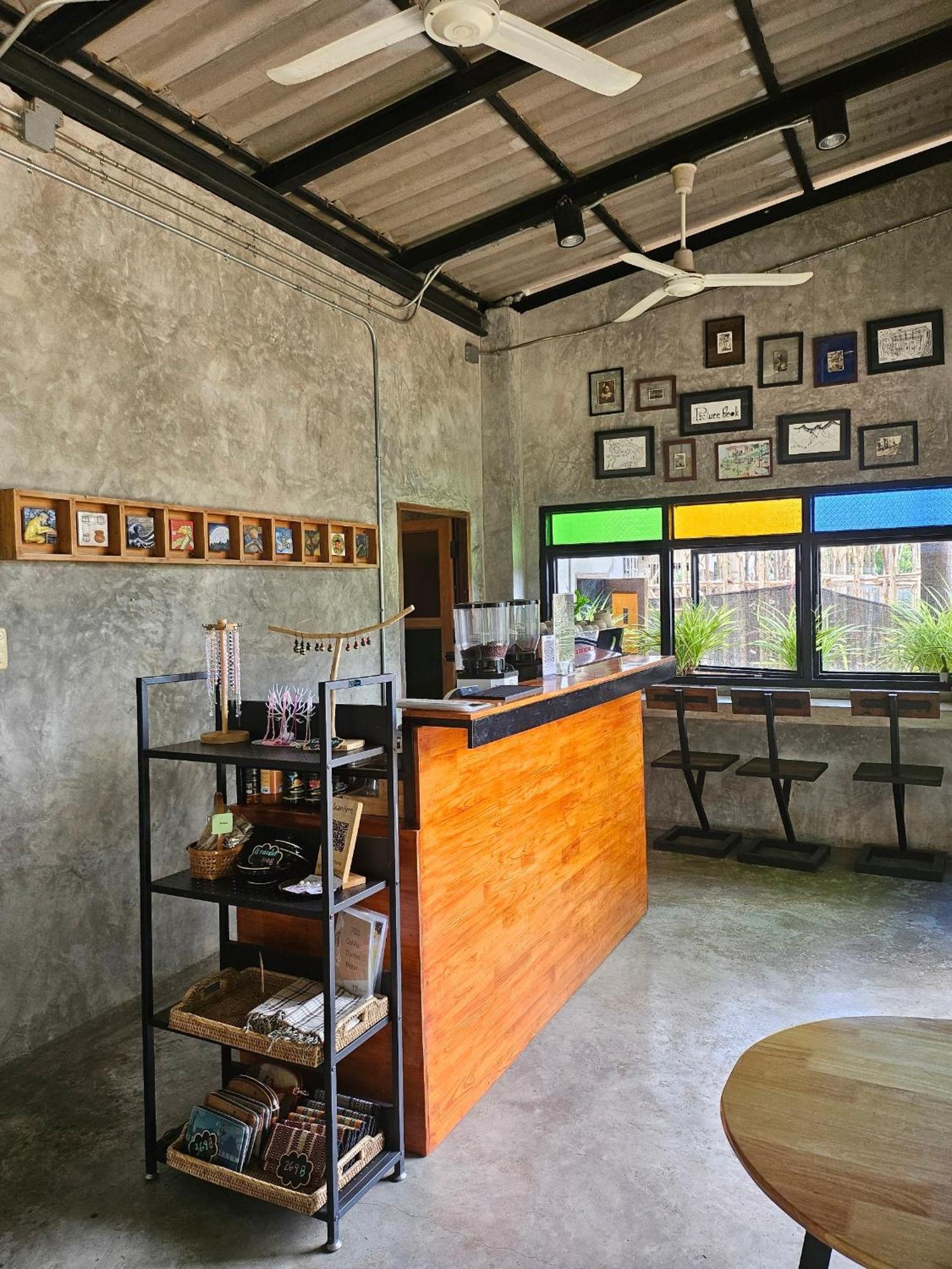 The Picturebook Guesthouse Mae Sot Exteriör bild