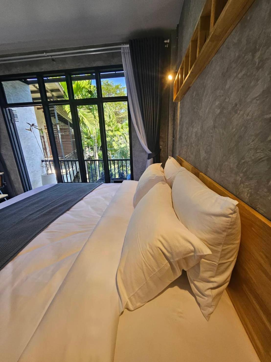 The Picturebook Guesthouse Mae Sot Exteriör bild