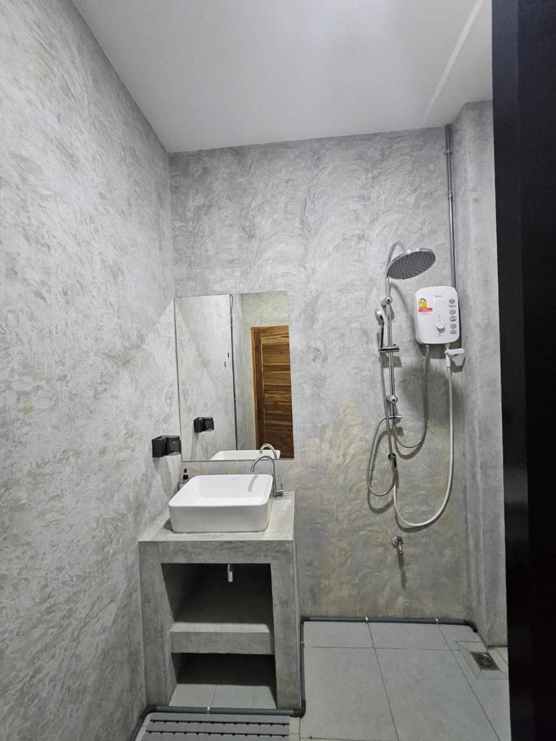 The Picturebook Guesthouse Mae Sot Exteriör bild