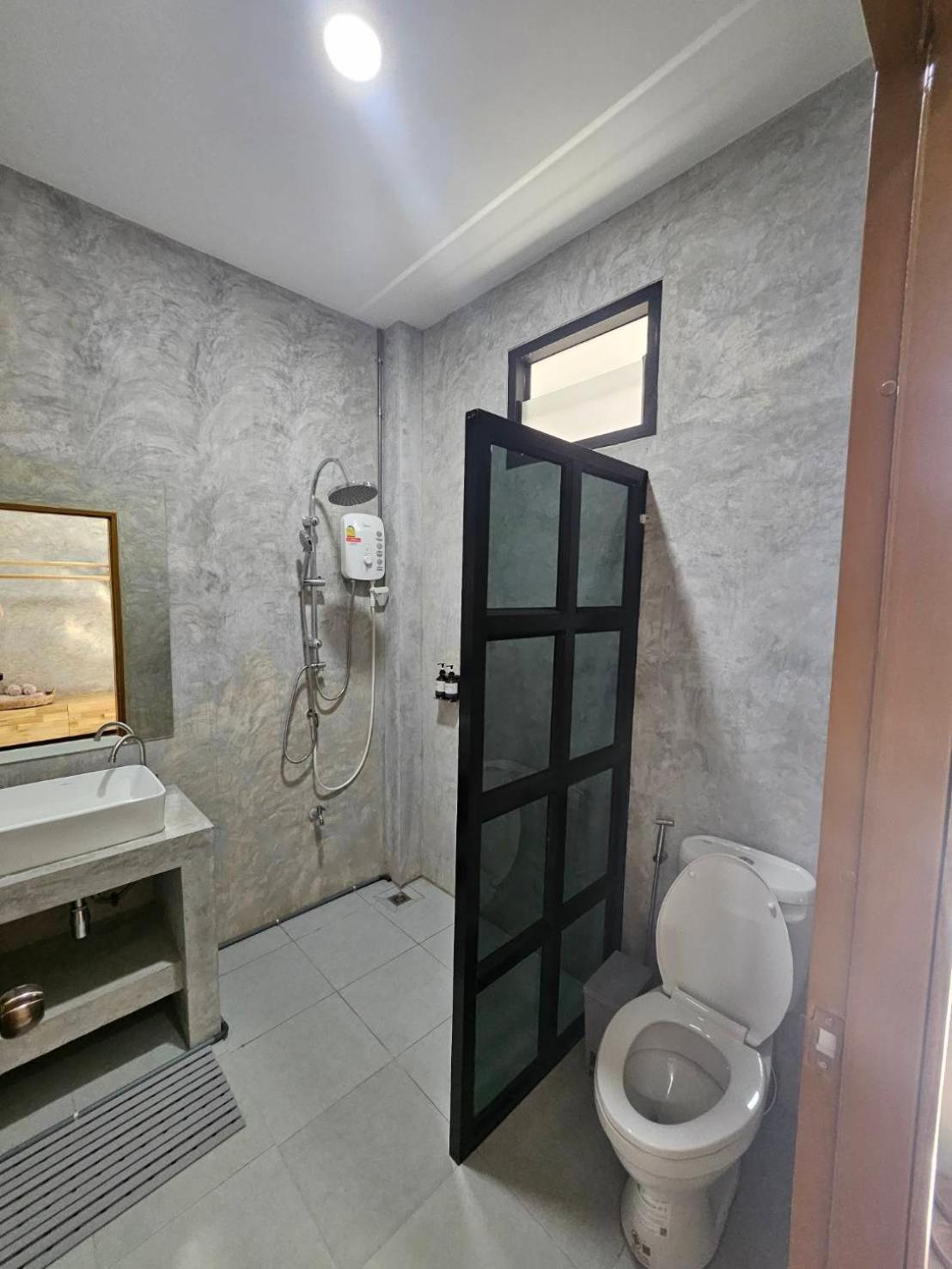 The Picturebook Guesthouse Mae Sot Exteriör bild