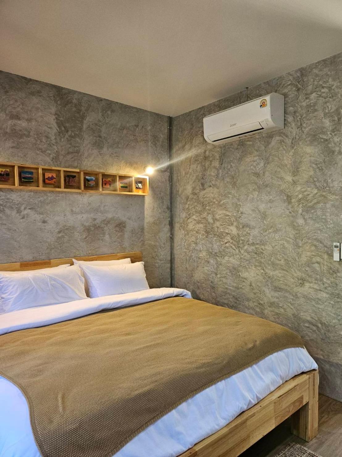 The Picturebook Guesthouse Mae Sot Exteriör bild